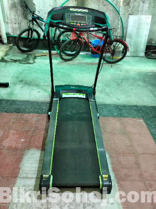 Treadmill housefit 430